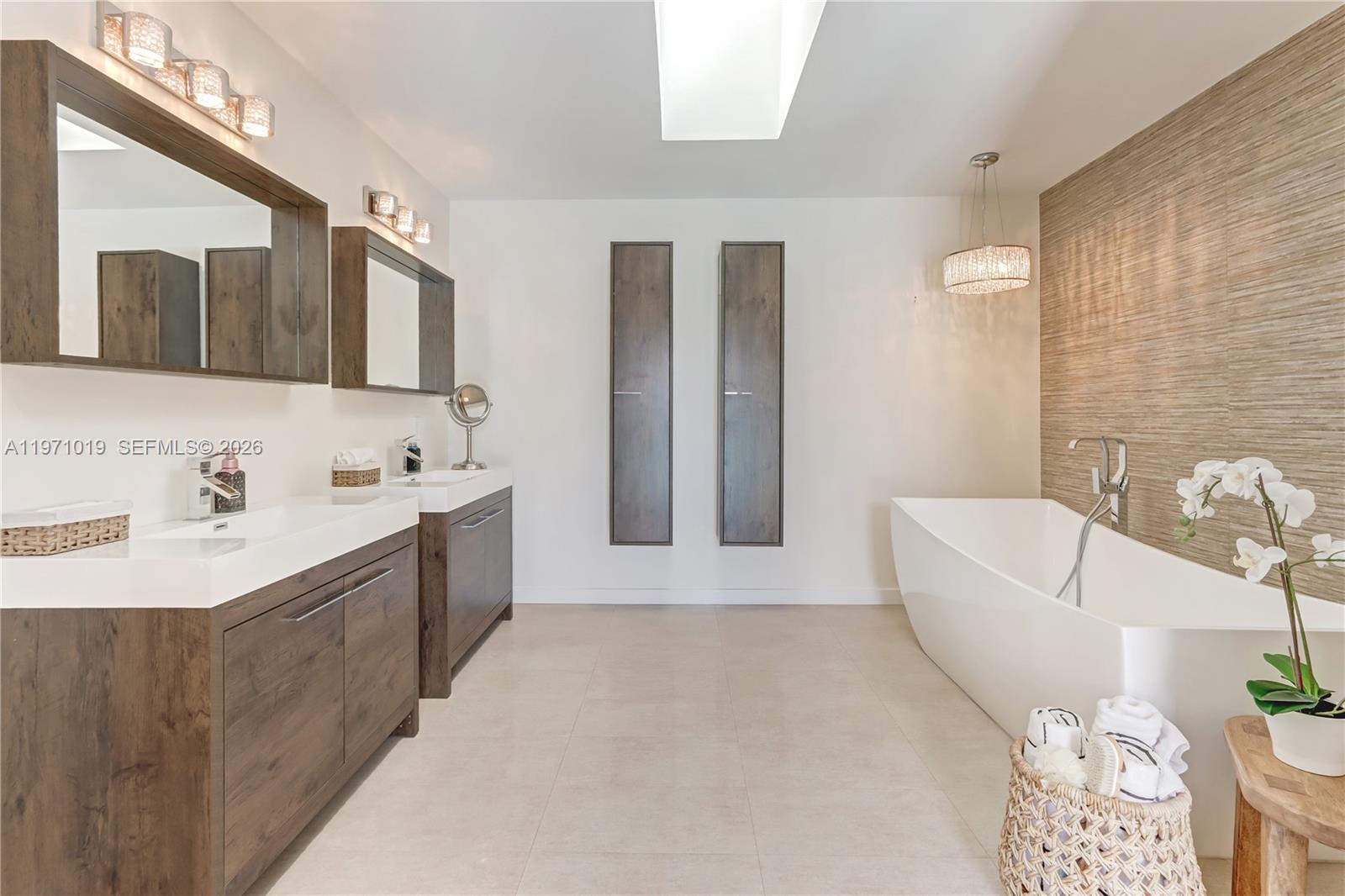 GRANADA WEST ESTATES 1ST - Residential