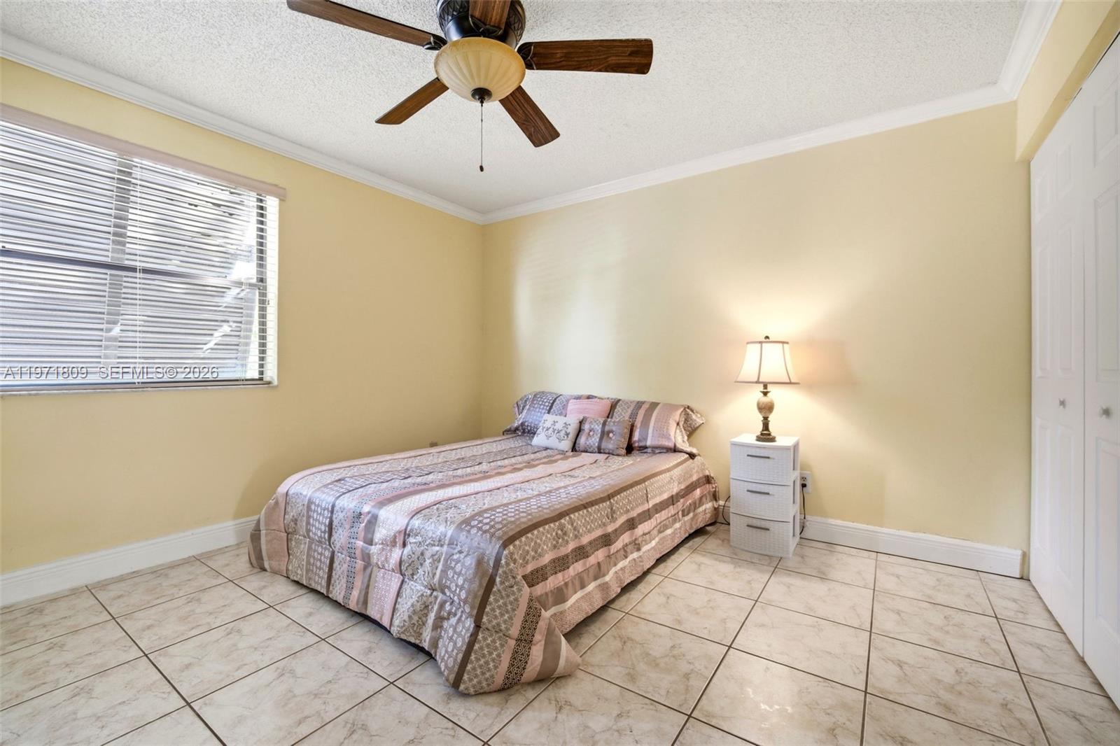 PEMBROKE LAKES SECTION SE - Residential