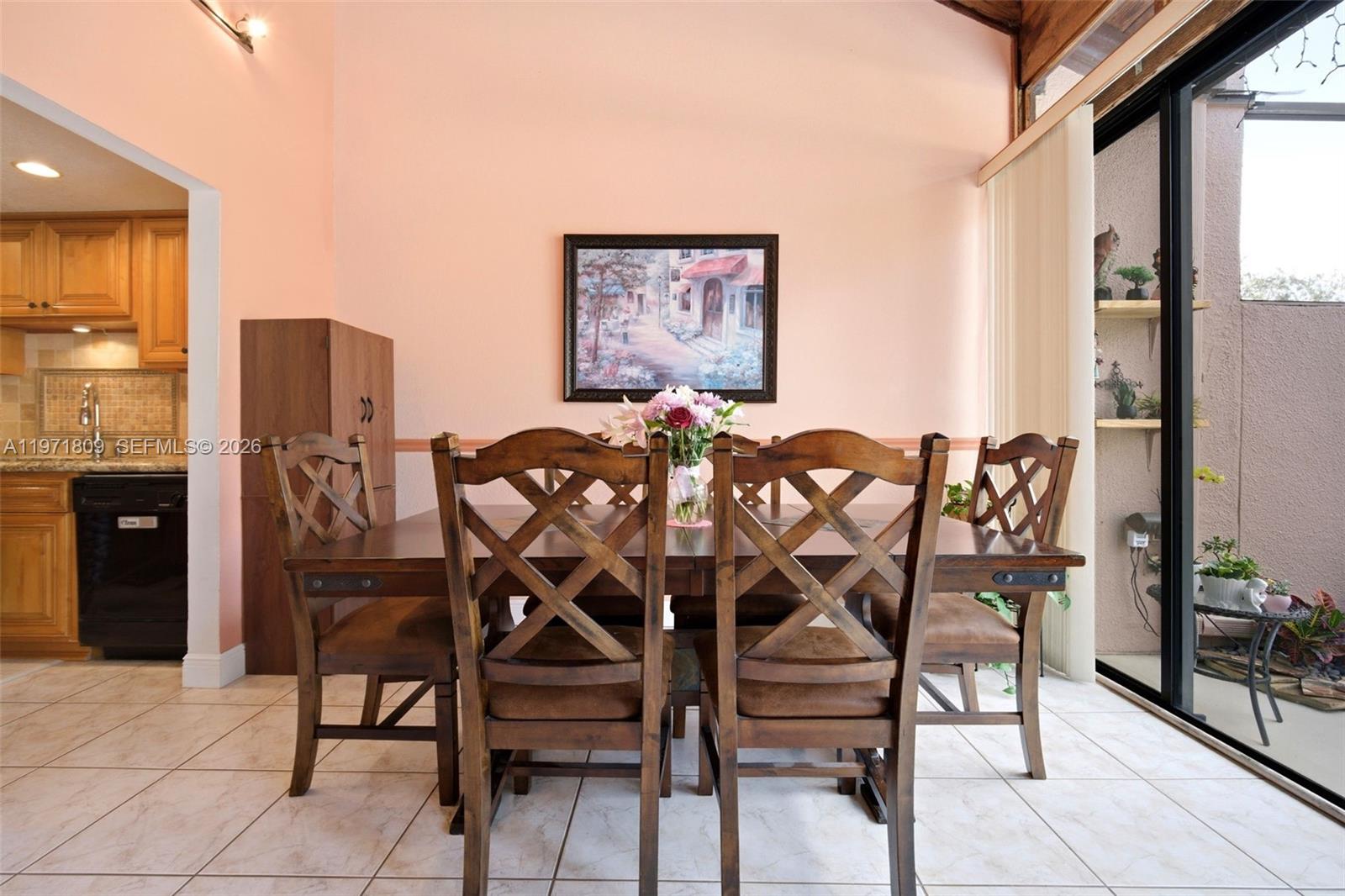 PEMBROKE LAKES SECTION SE - Residential