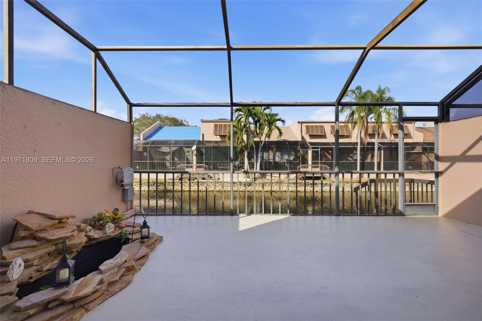 PEMBROKE LAKES SECTION SE - Residential