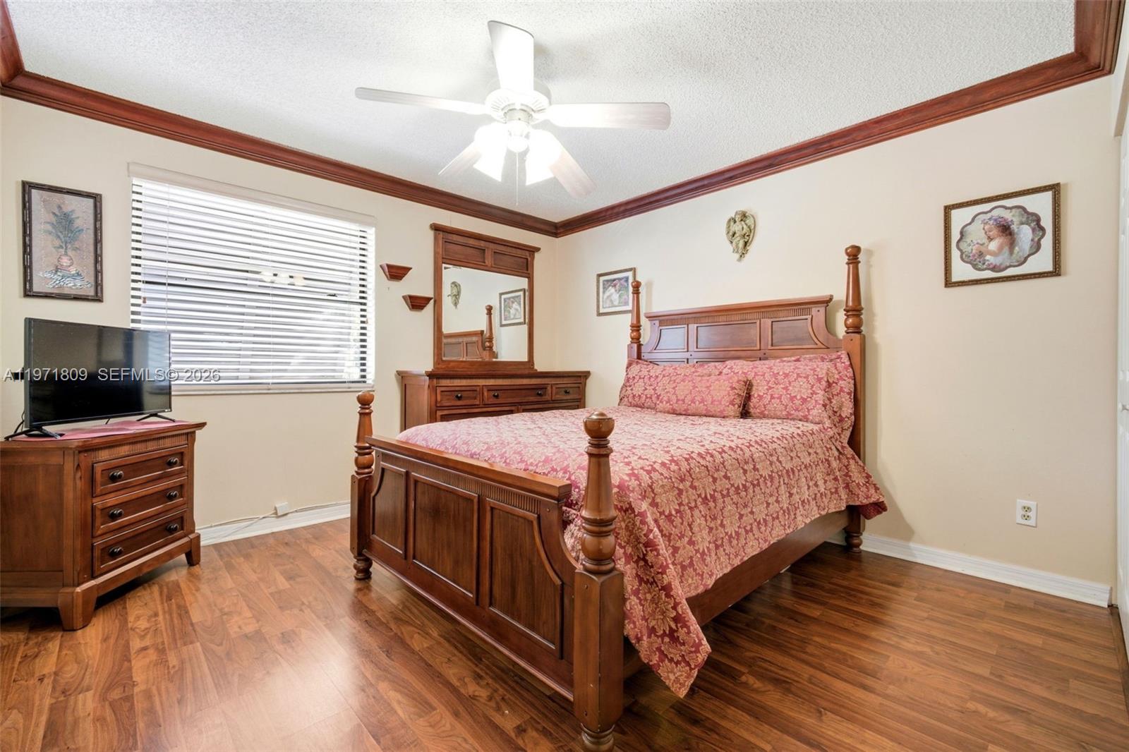 PEMBROKE LAKES SECTION SE - Residential