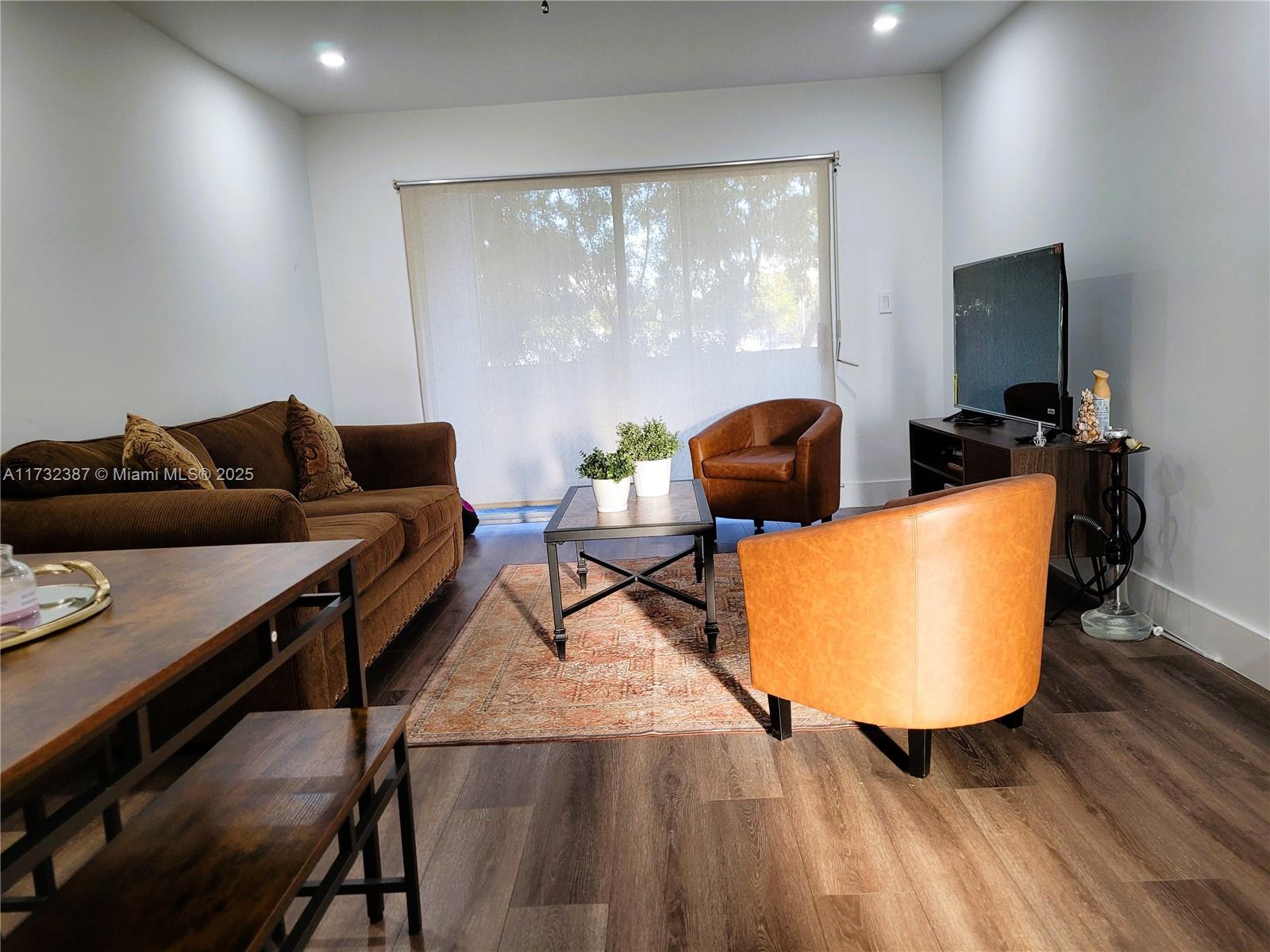 TALLWOOD EAST CONDO - Residential