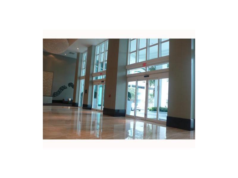 THE PLAZA 901 BRICKELL CO - Residential Lease