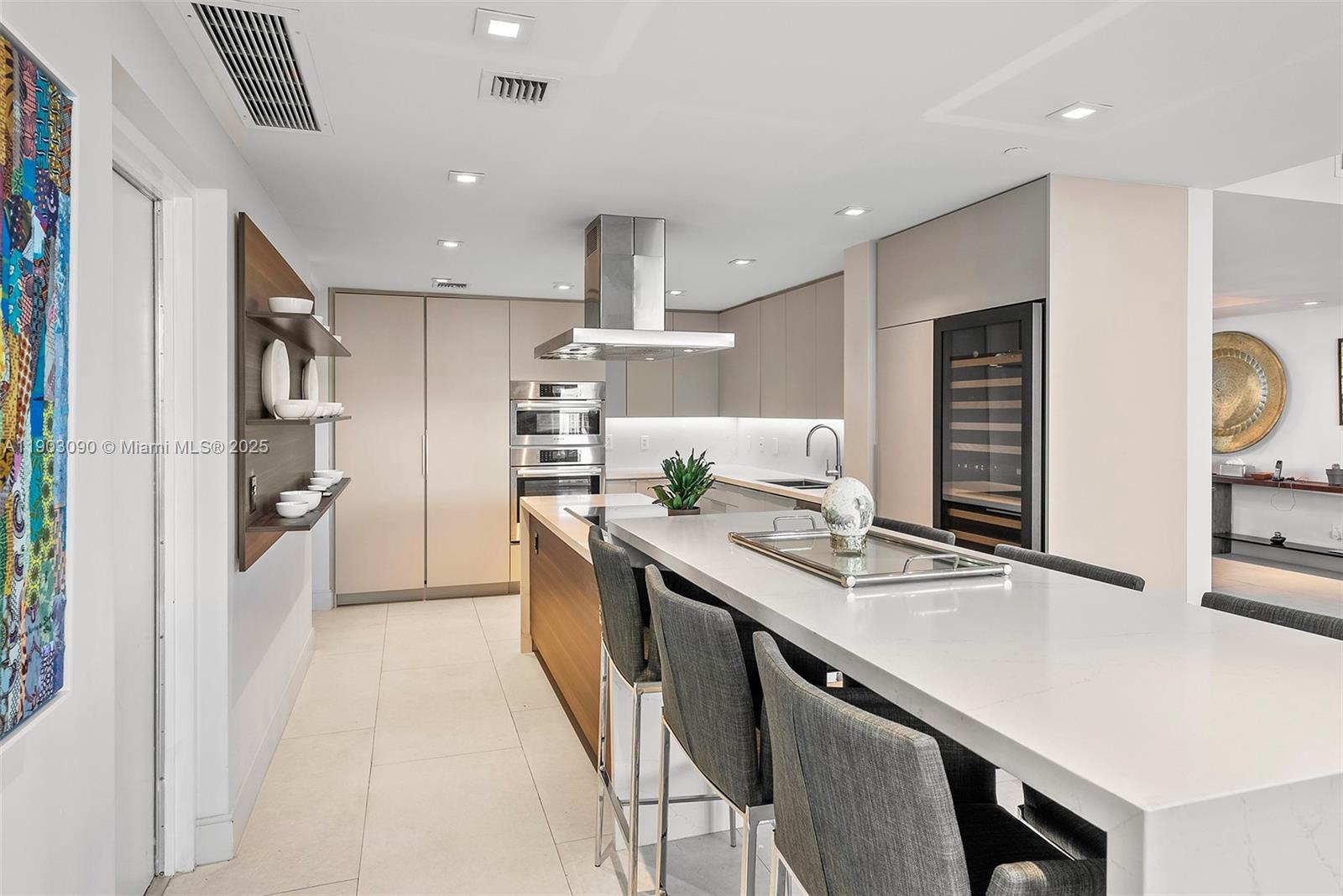 SANTA MARIA CONDO - Residential