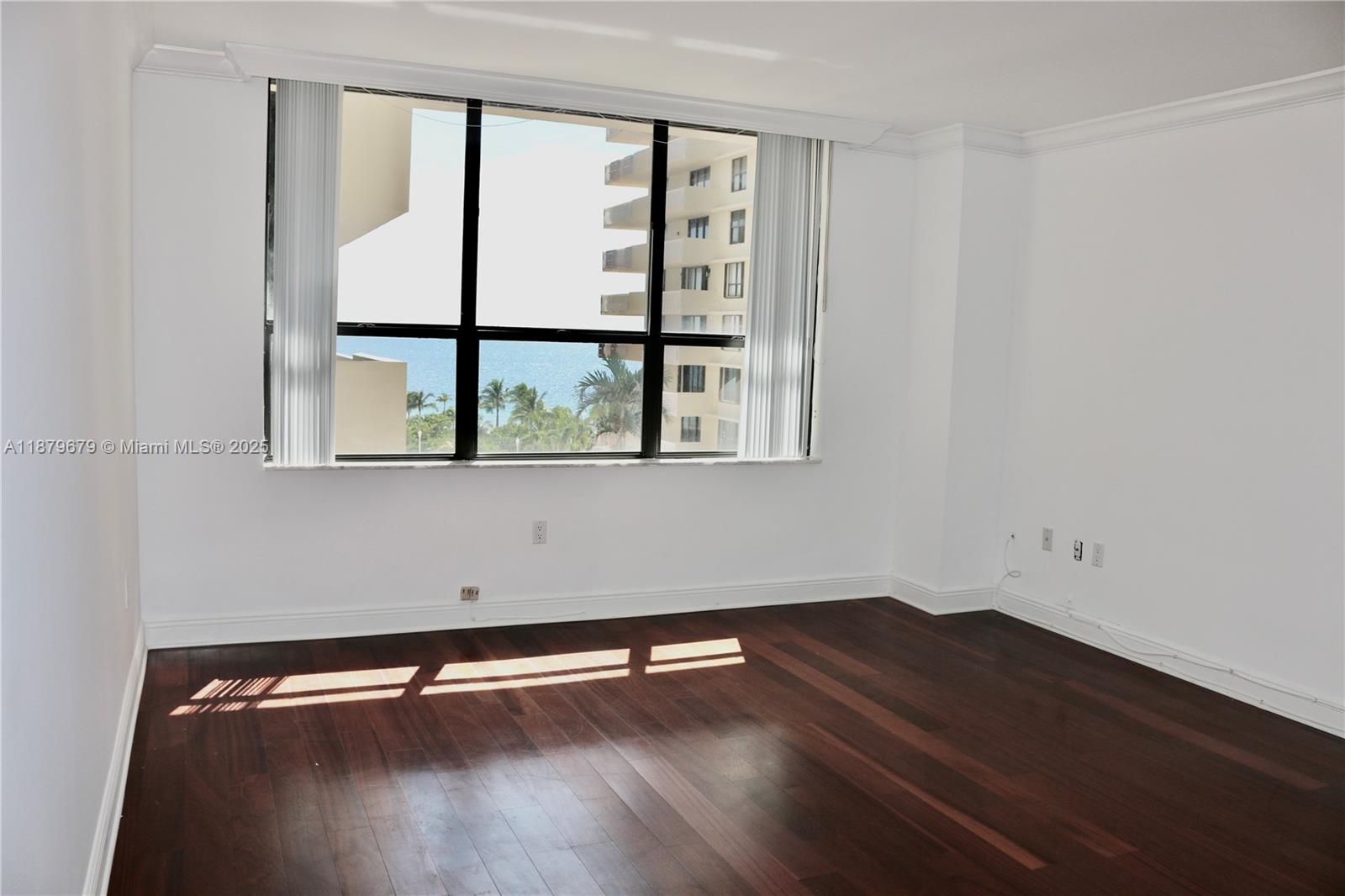 BALMORAL CONDO - Residential Lease