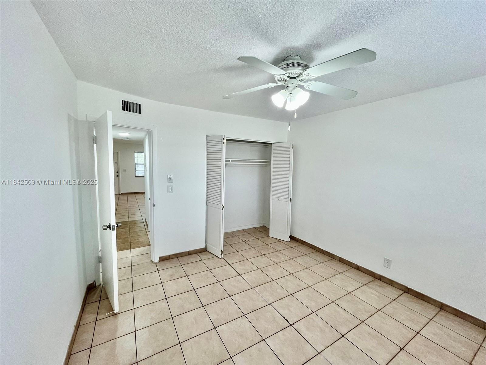 PARADISE VILLAS CONDO - Residential Lease