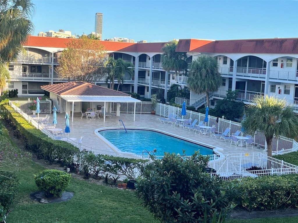 Photo of 581 Blue Heron Dr #314-B, Hallandale Beach, FL 33009 (MLS # A11842503)