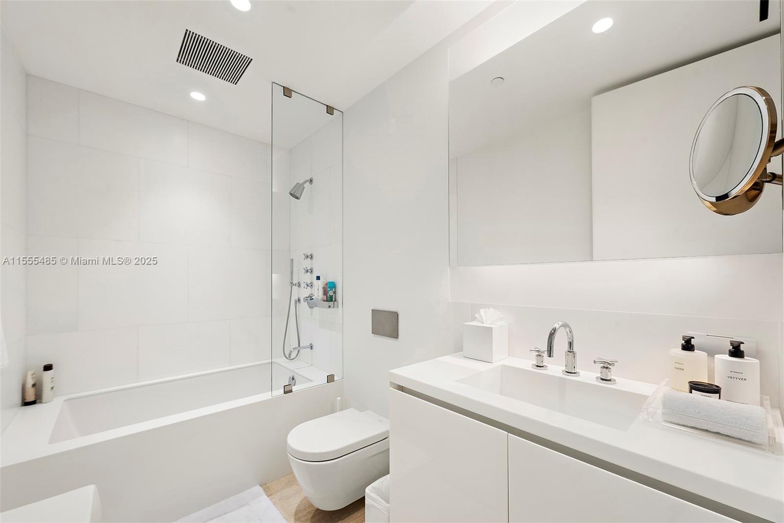 SURF CLUB CONDO - Residential