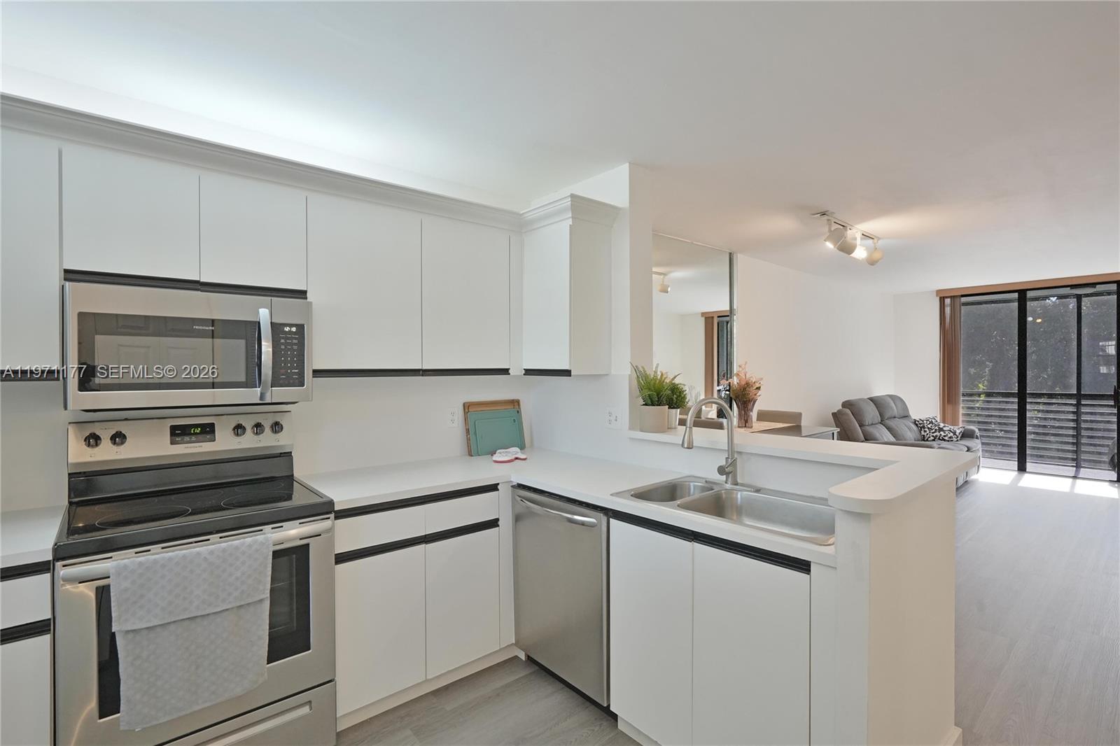 BONAIRE AT WOODMONT NO 5- - Residential