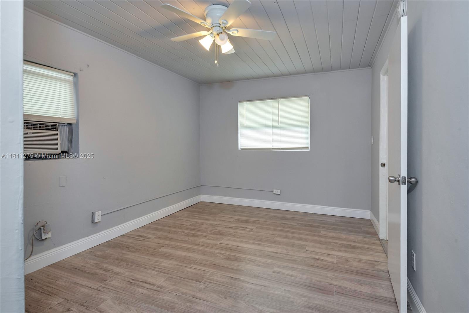 CLOWS - Residential Lease