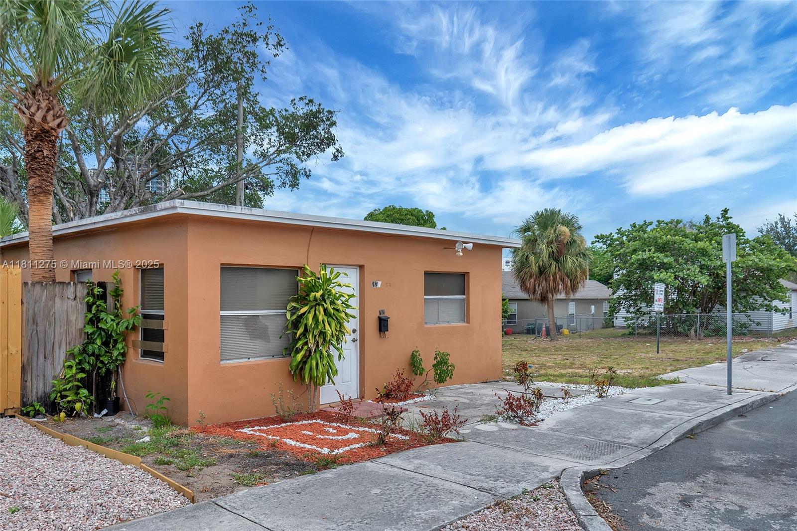 CLOWS - Residential Lease