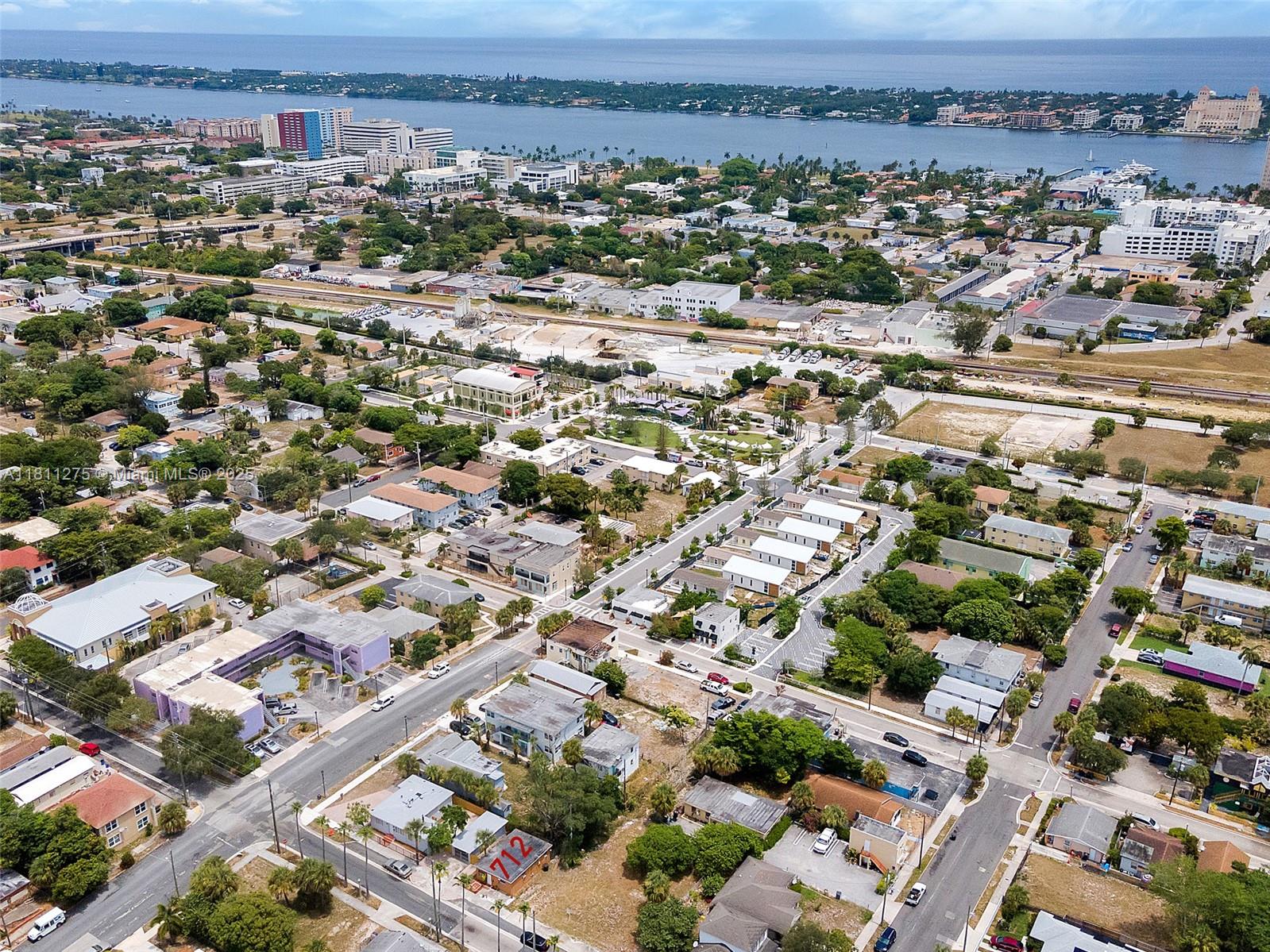 CLOWS - Residential Lease