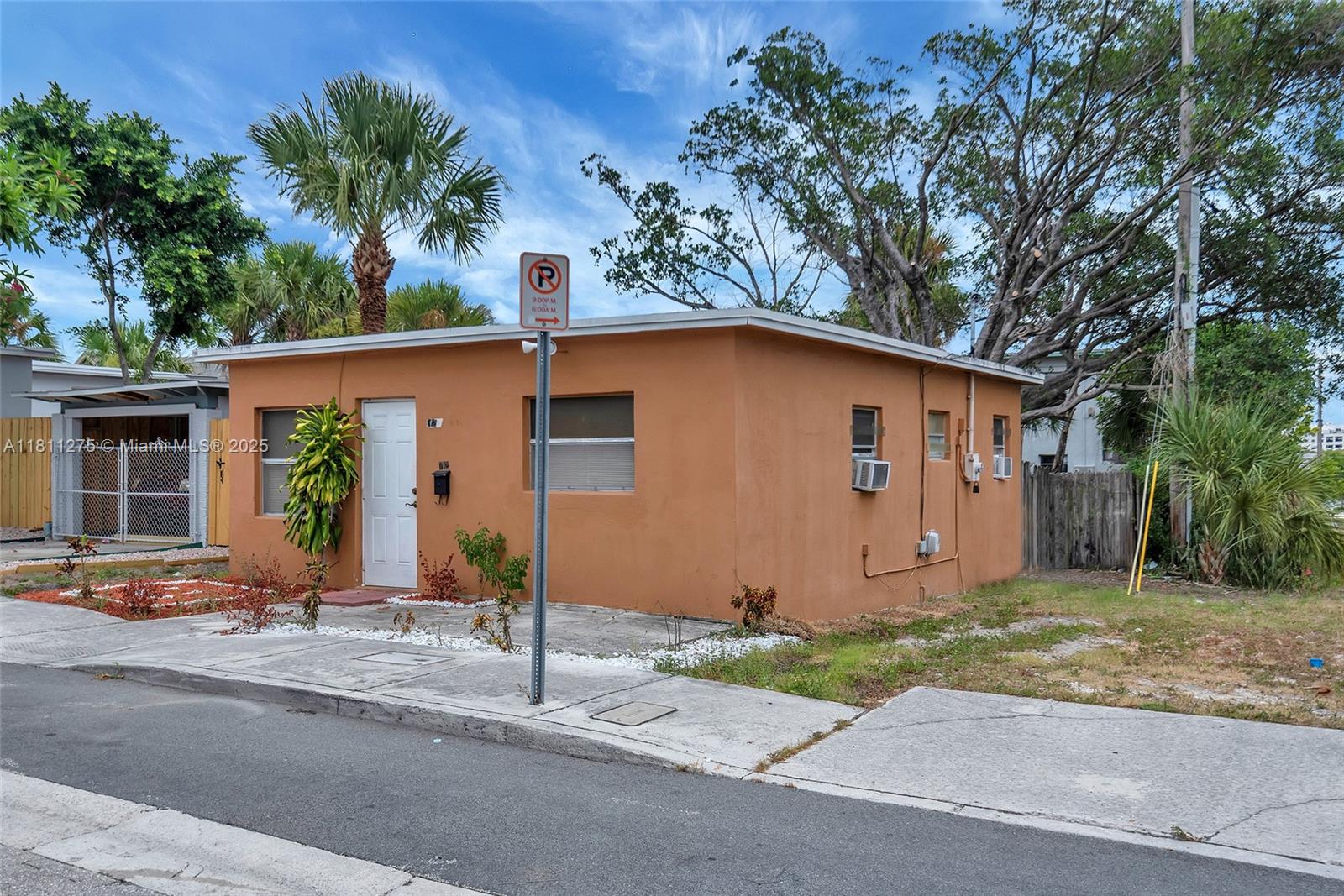 CLOWS - Residential Lease