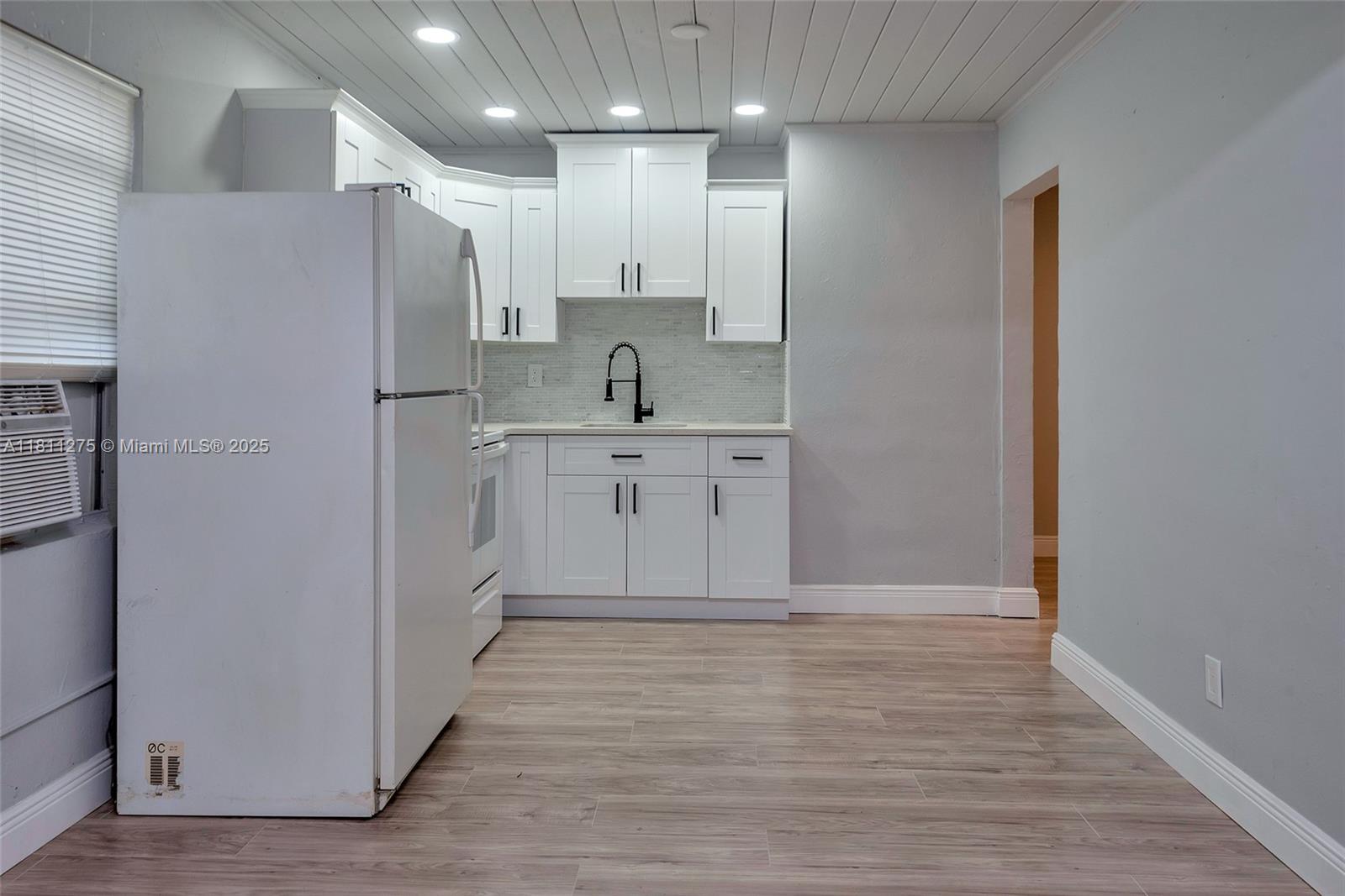 CLOWS - Residential Lease