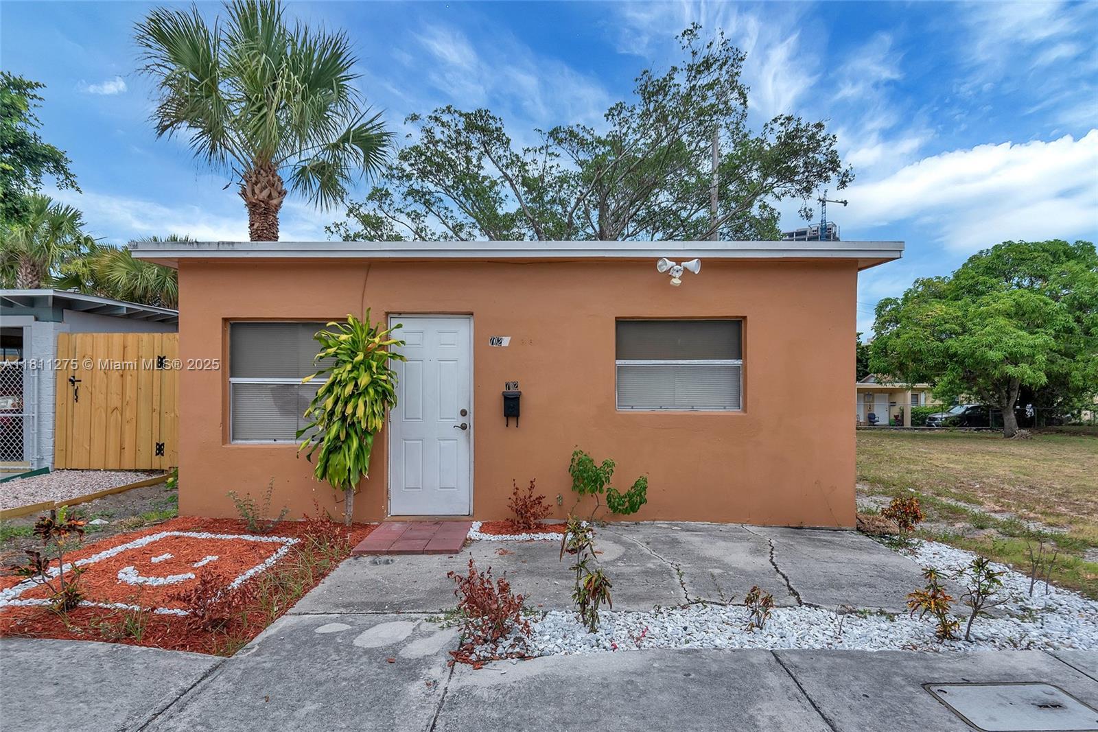 CLOWS - Residential Lease