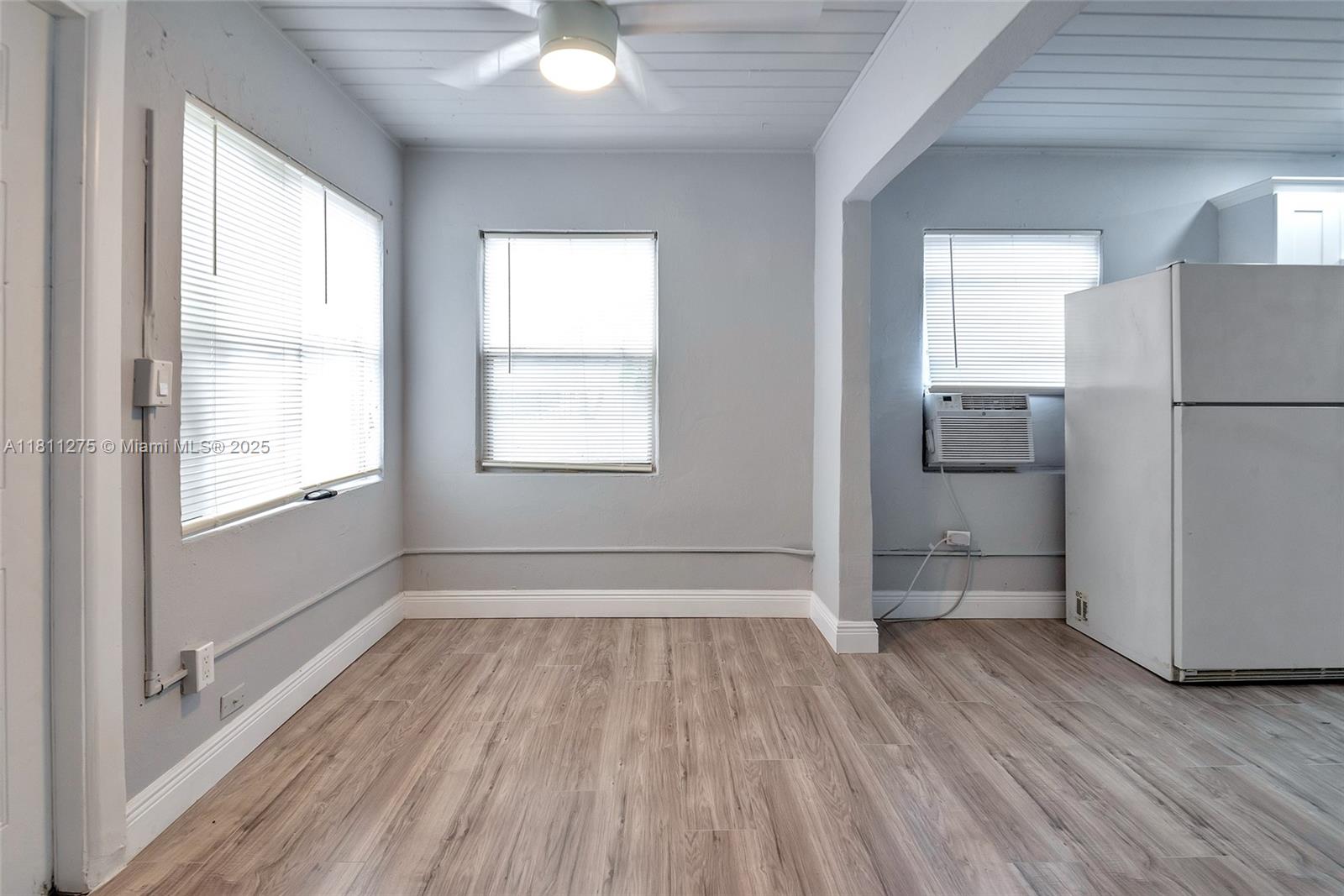 CLOWS - Residential Lease