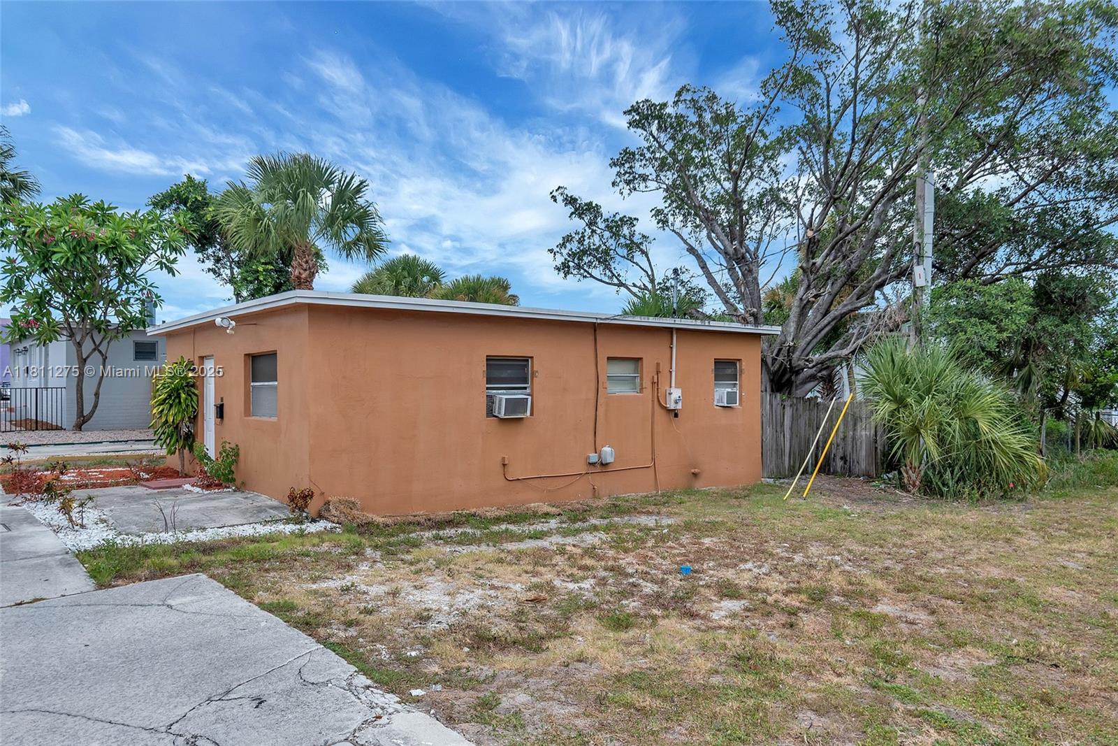 CLOWS - Residential Lease