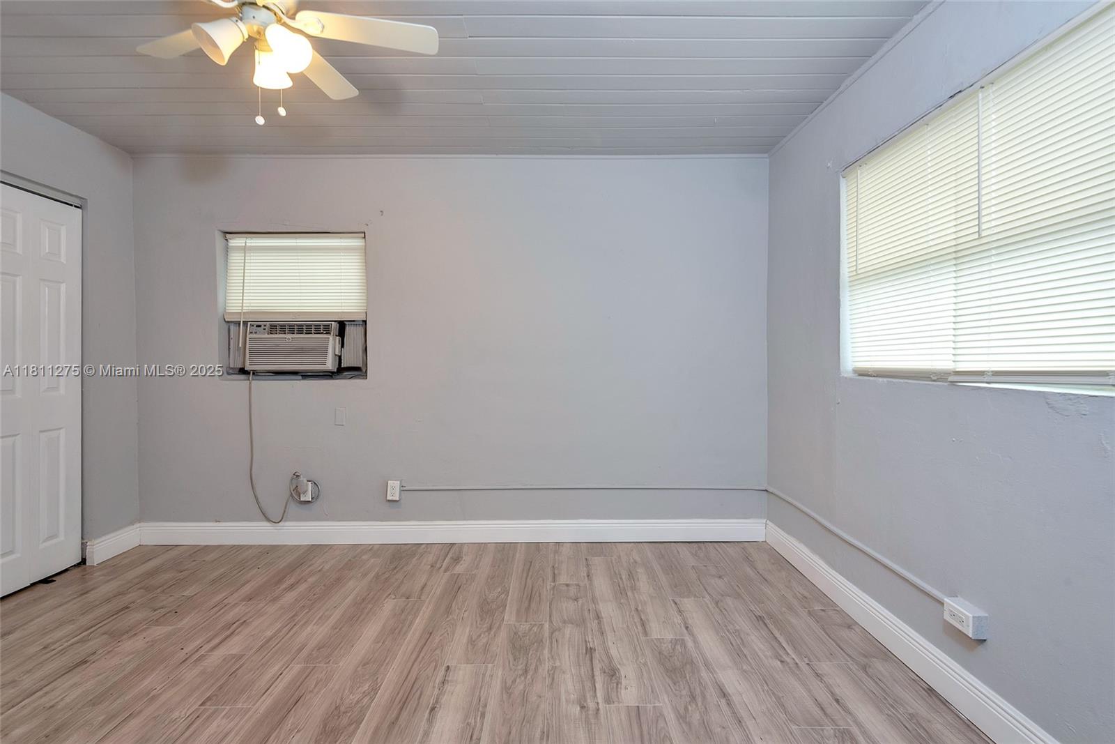 CLOWS - Residential Lease