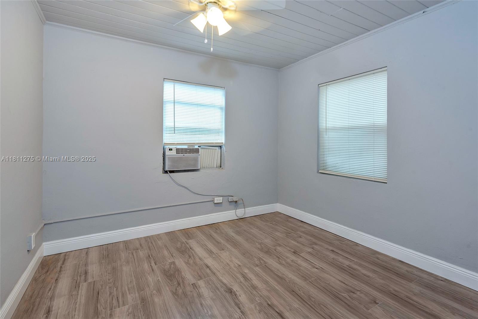 CLOWS - Residential Lease