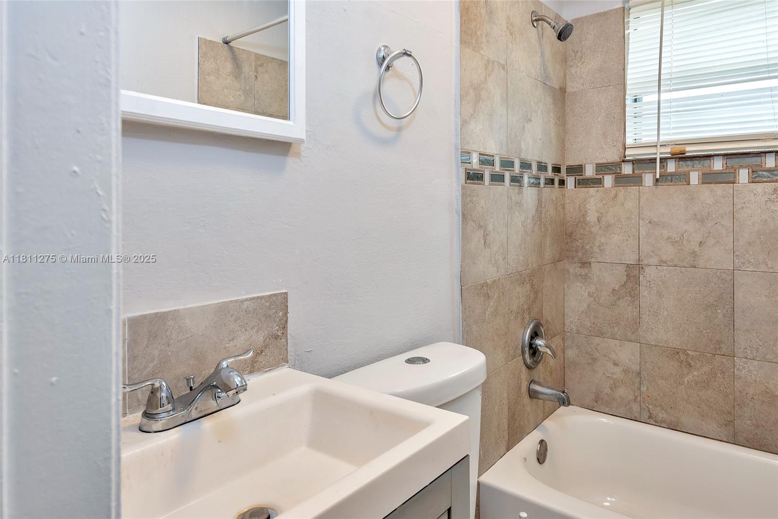 CLOWS - Residential Lease