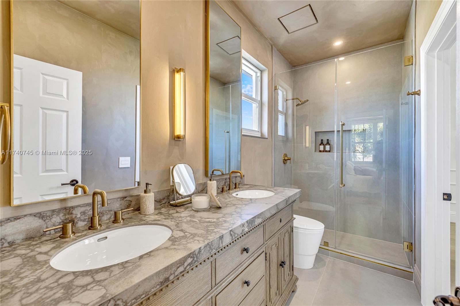 SUNSET LAKES PLAT TWO - Residential