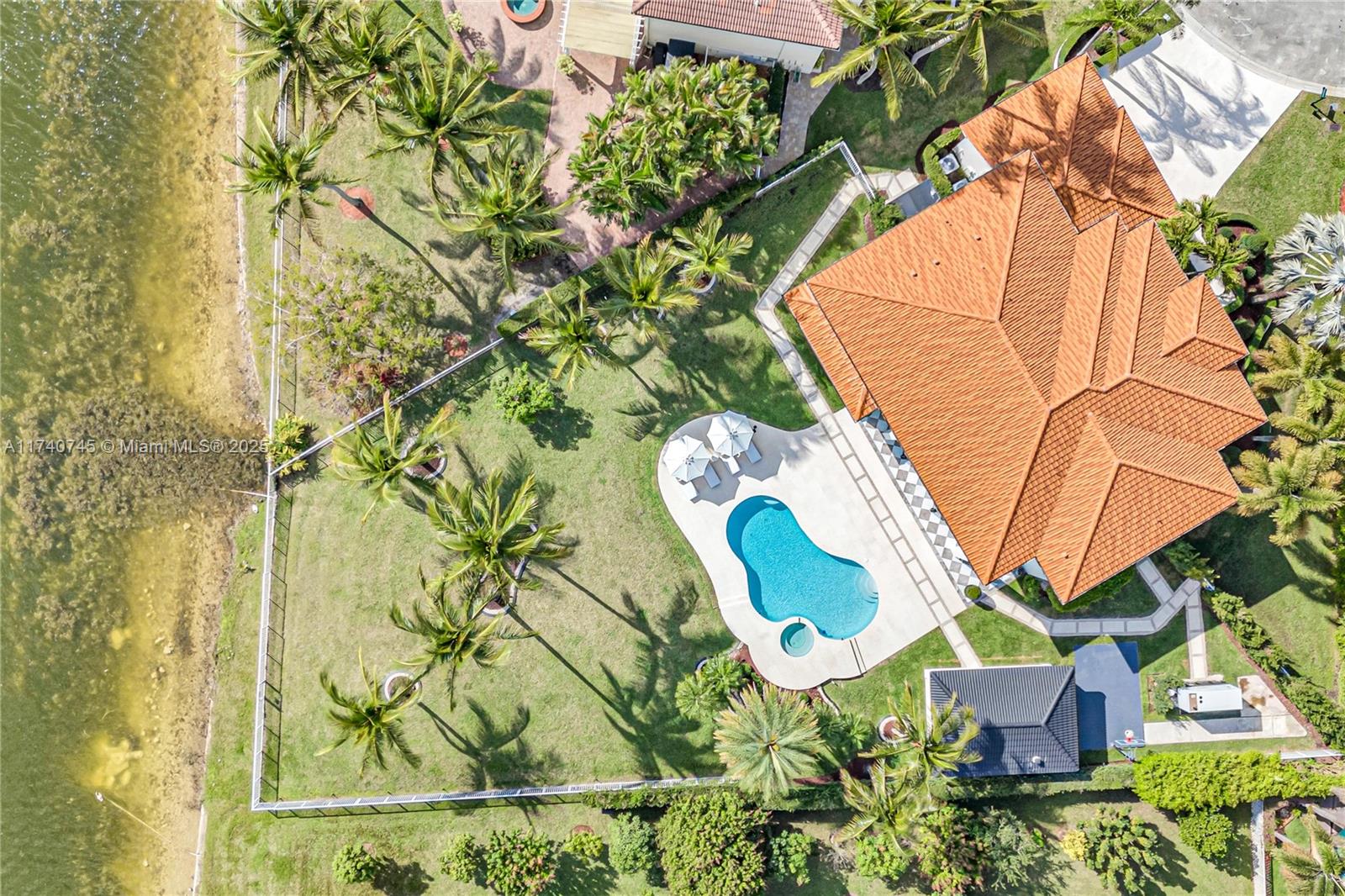 SUNSET LAKES PLAT TWO - Residential