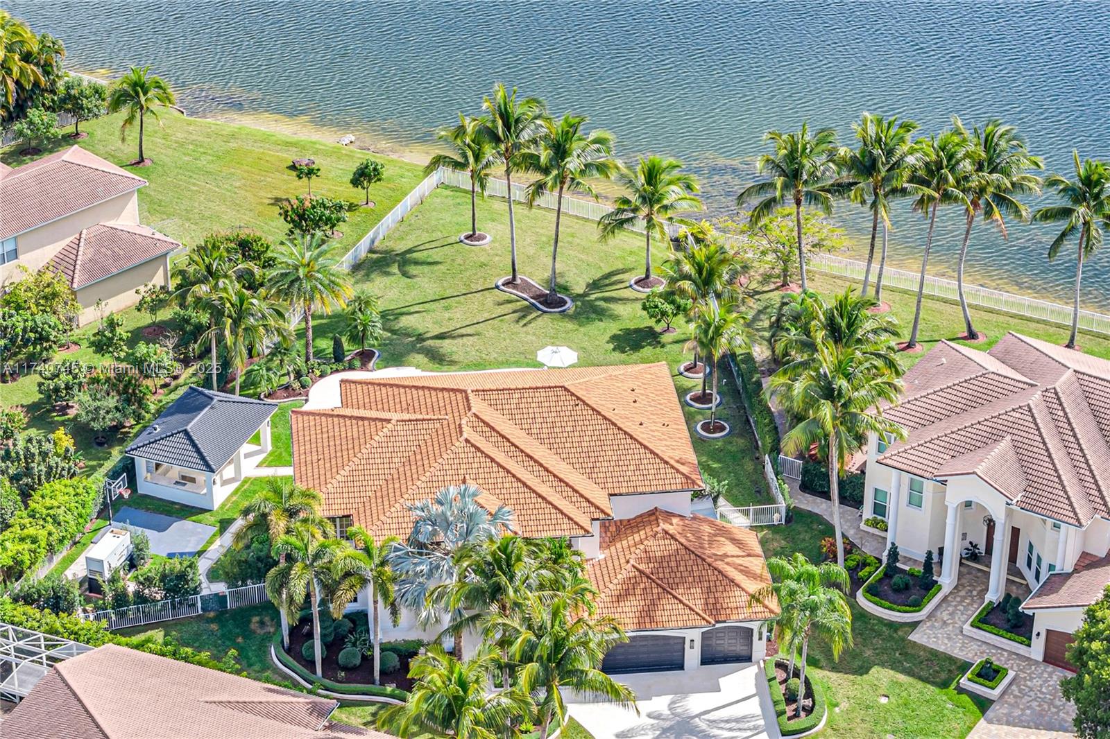 SUNSET LAKES PLAT TWO - Residential