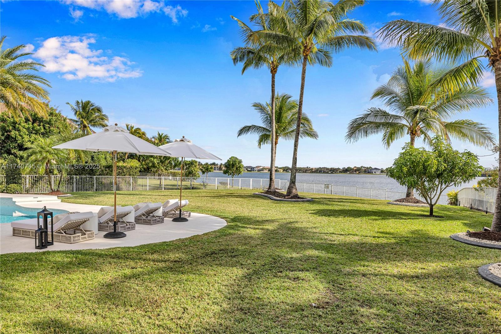 SUNSET LAKES PLAT TWO - Residential