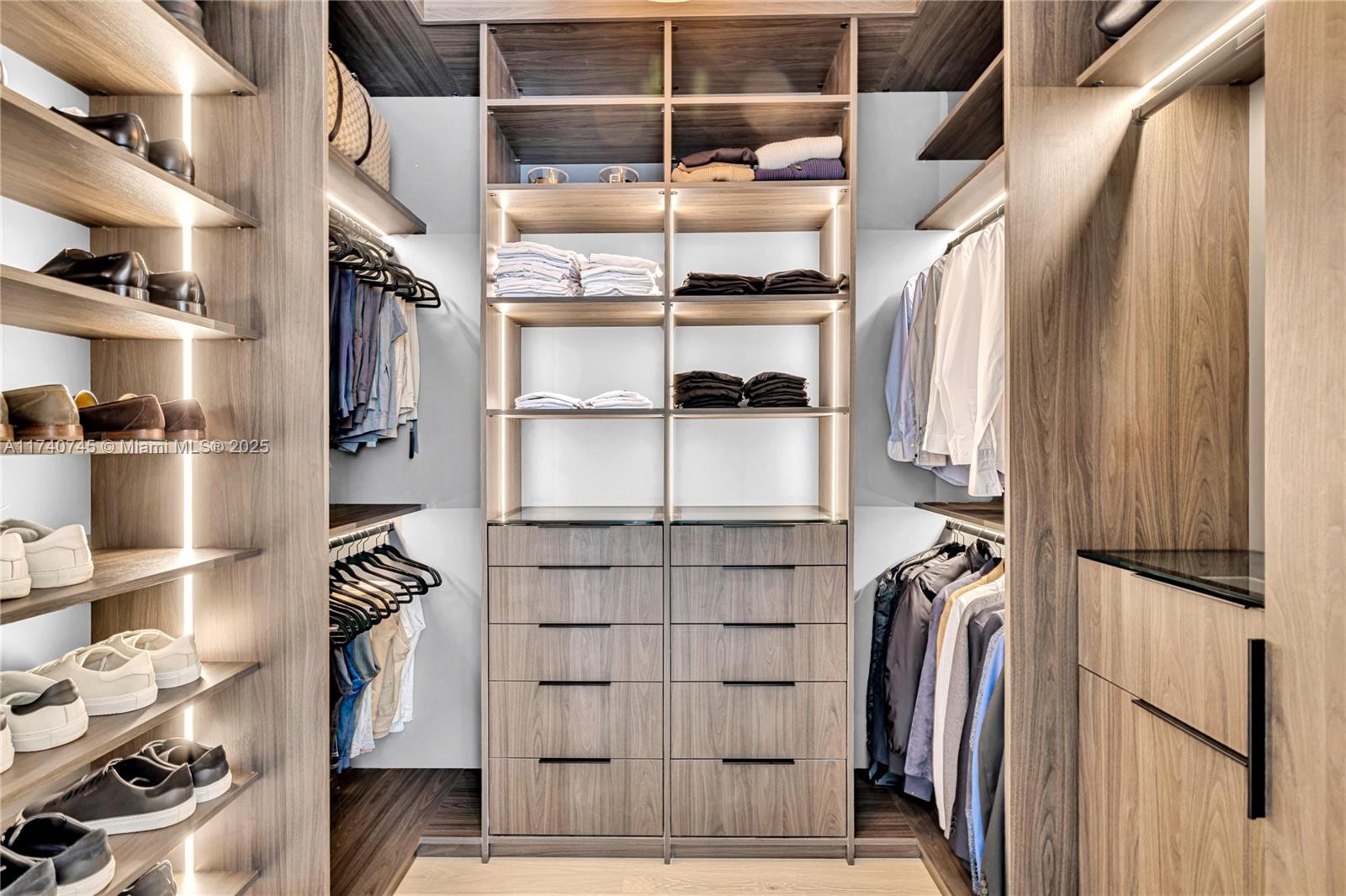 SUNSET LAKES PLAT TWO - Residential