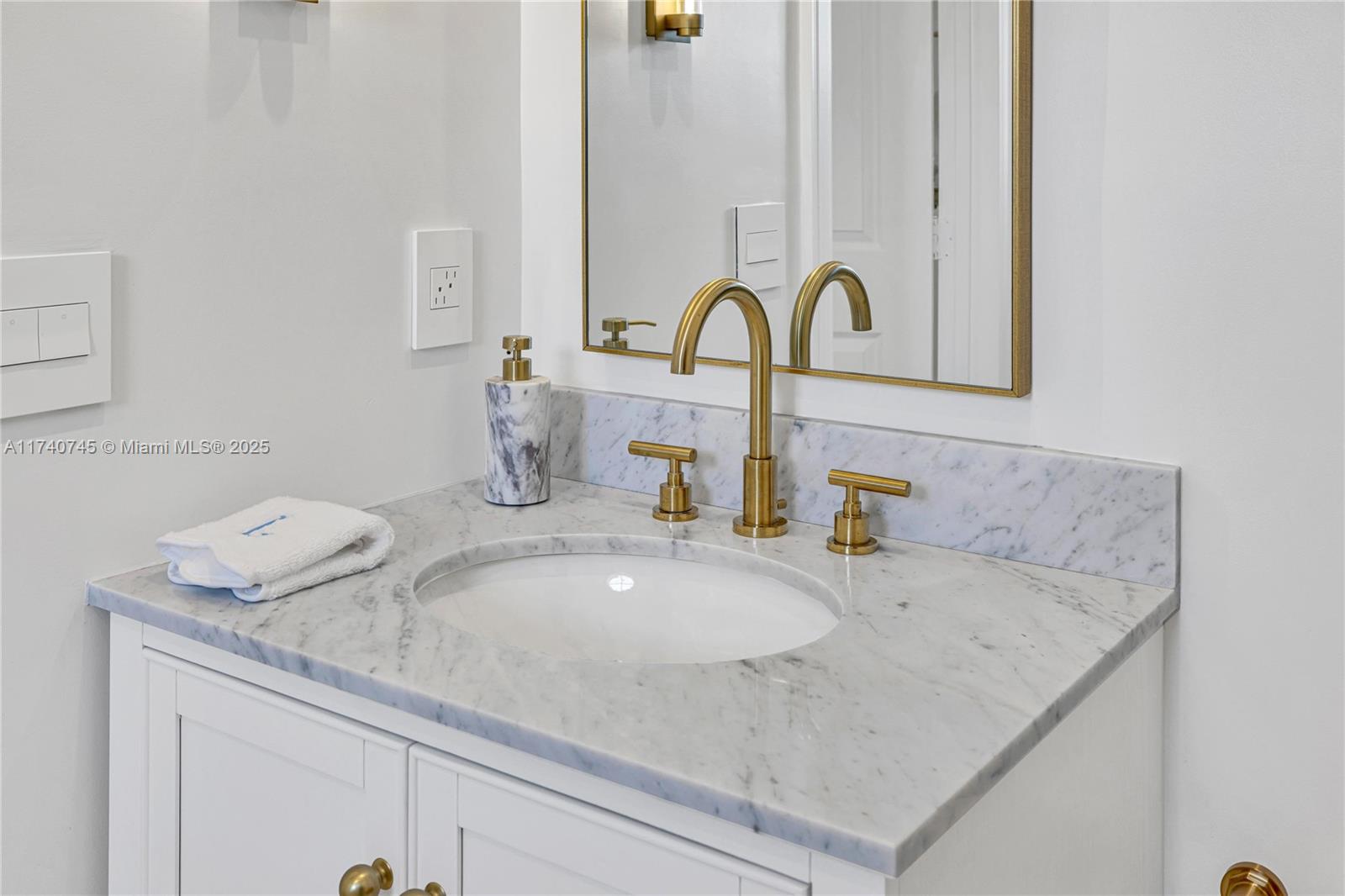 SUNSET LAKES PLAT TWO - Residential