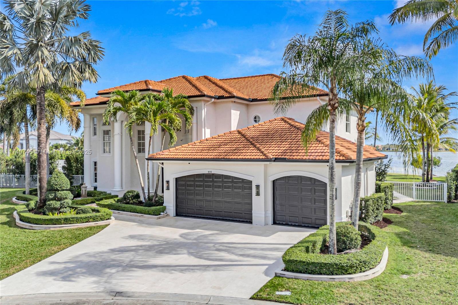 SUNSET LAKES PLAT TWO - Residential