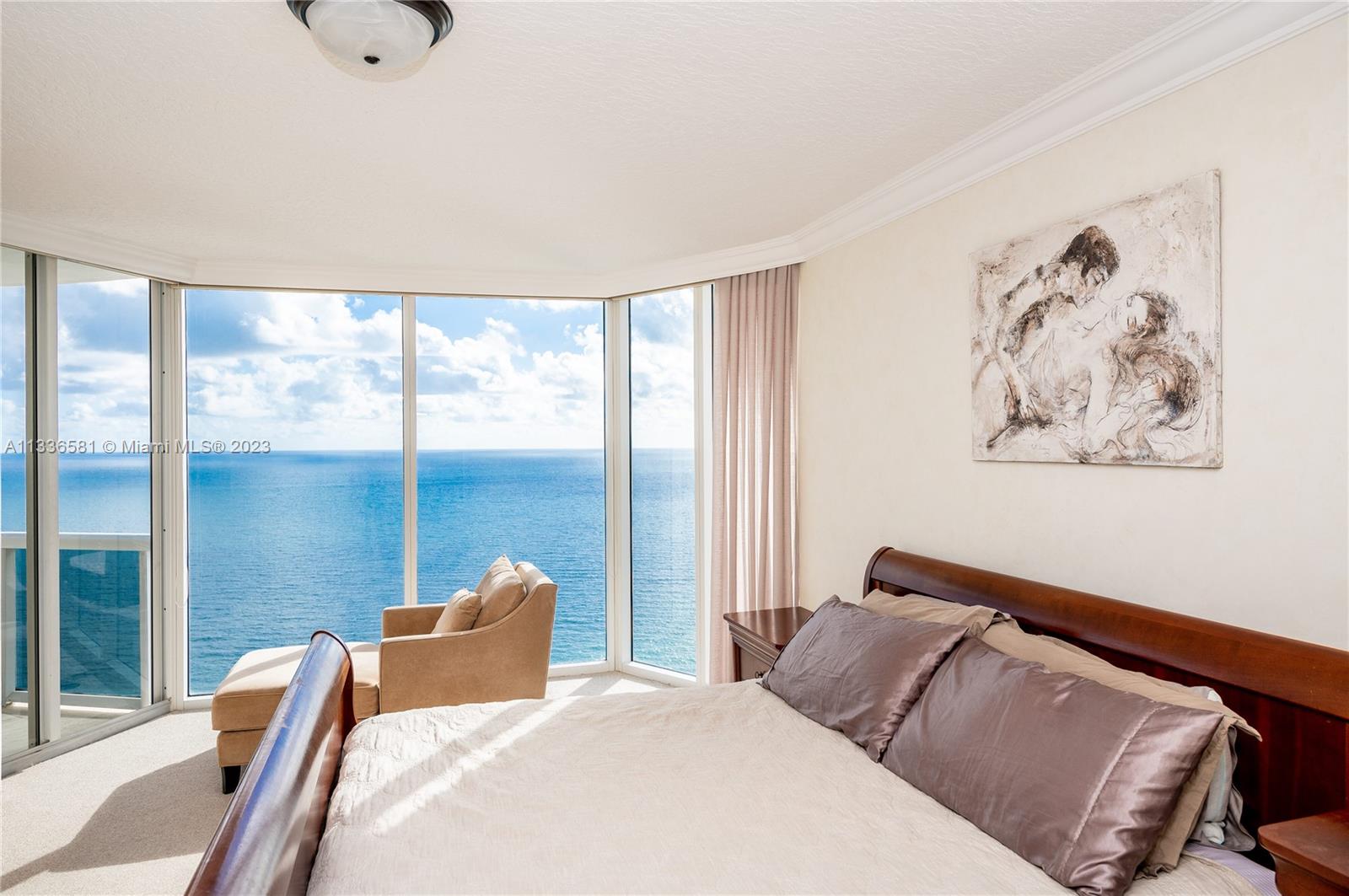 THE PINNACLE CONDO - Residential