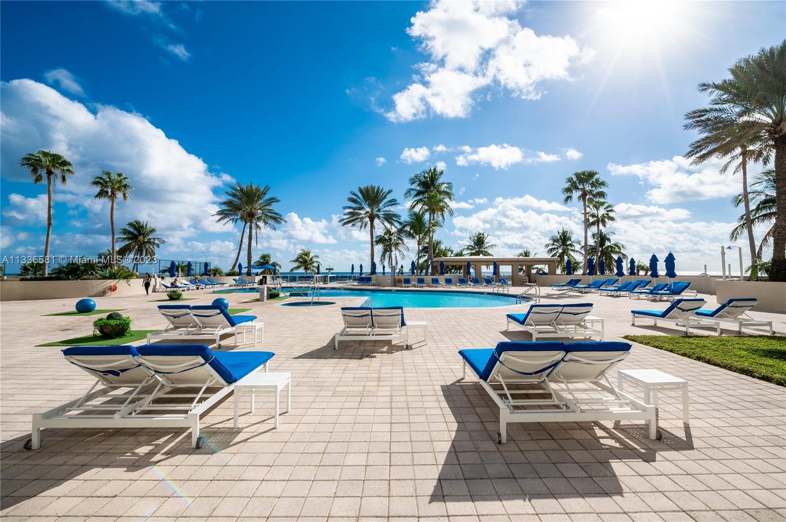 THE PINNACLE CONDO - Residential