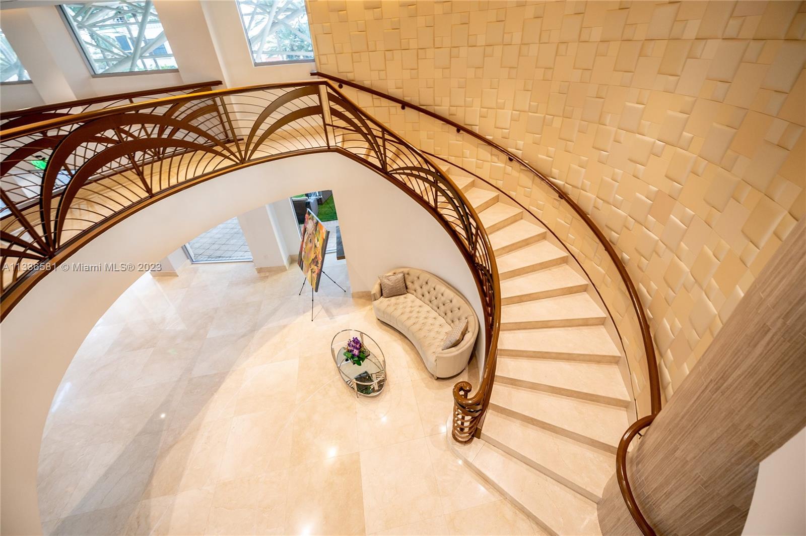 THE PINNACLE CONDO - Residential