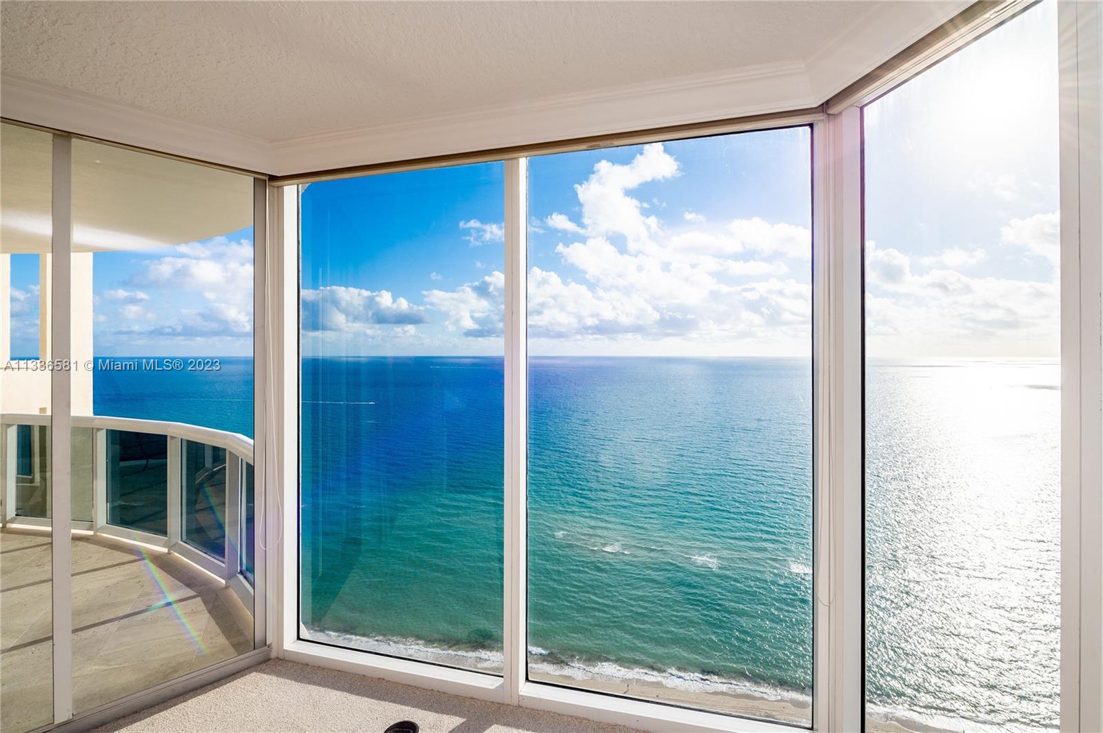 THE PINNACLE CONDO - Residential