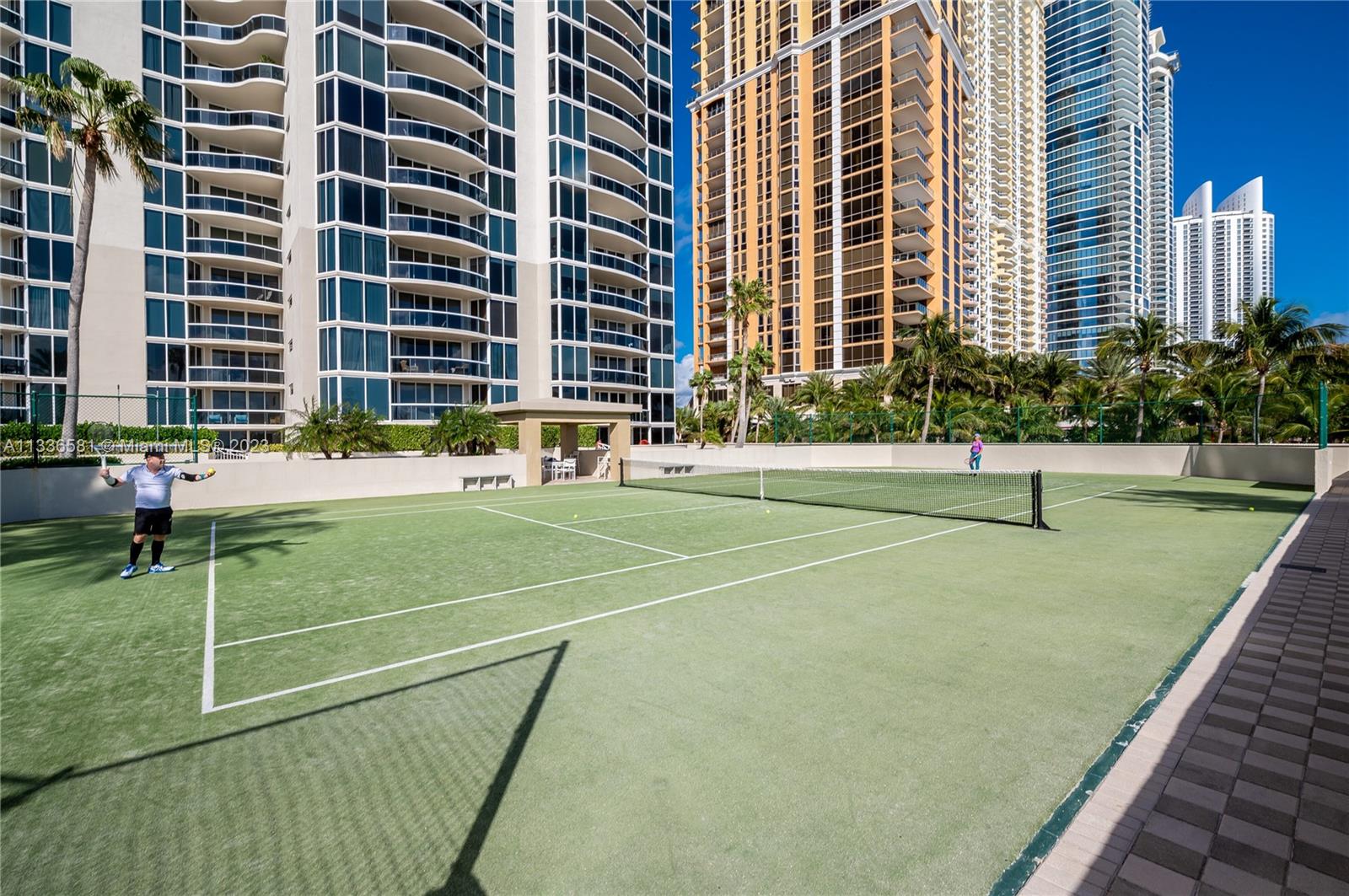 THE PINNACLE CONDO - Residential