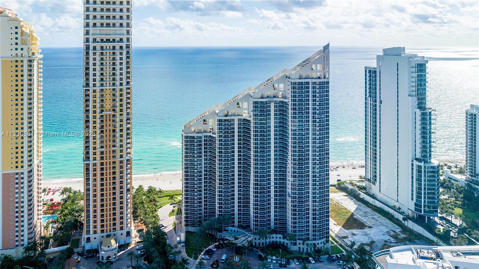 THE PINNACLE CONDO - Residential