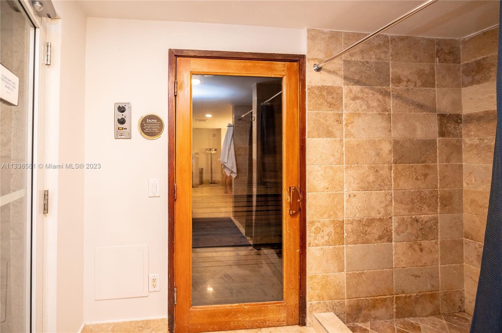 THE PINNACLE CONDO - Residential