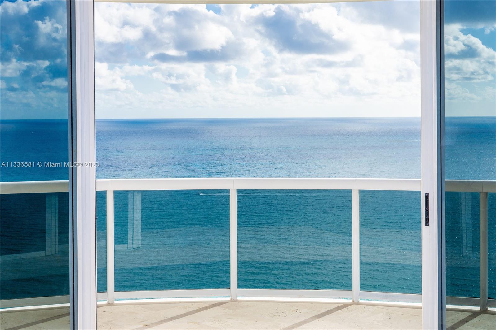 THE PINNACLE CONDO - Residential