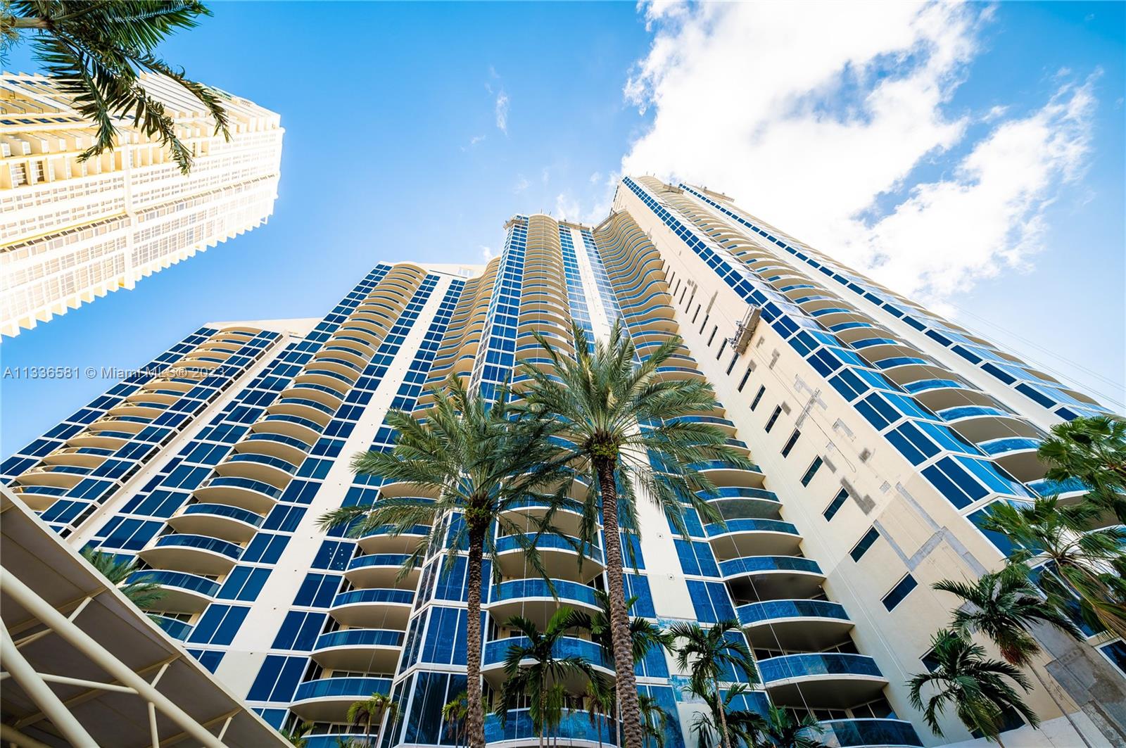 THE PINNACLE CONDO - Residential