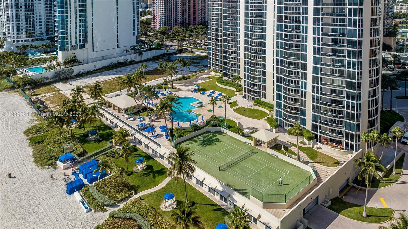 THE PINNACLE CONDO - Residential