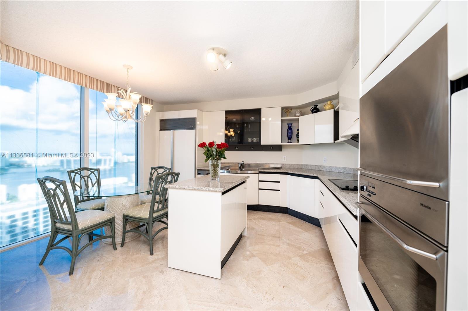 THE PINNACLE CONDO - Residential