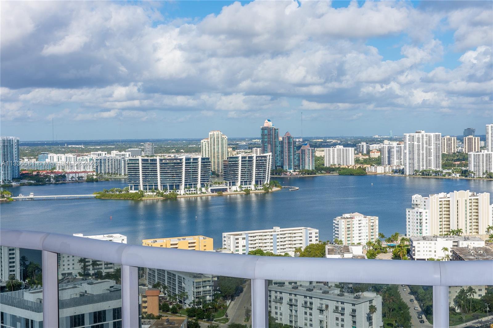 THE PINNACLE CONDO - Residential