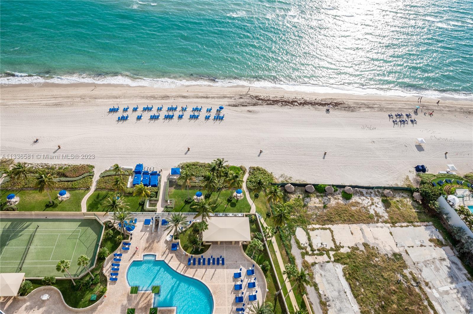 THE PINNACLE CONDO - Residential