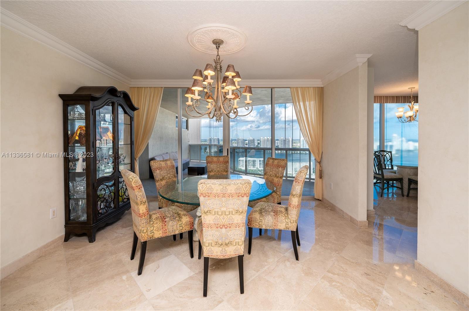 THE PINNACLE CONDO - Residential