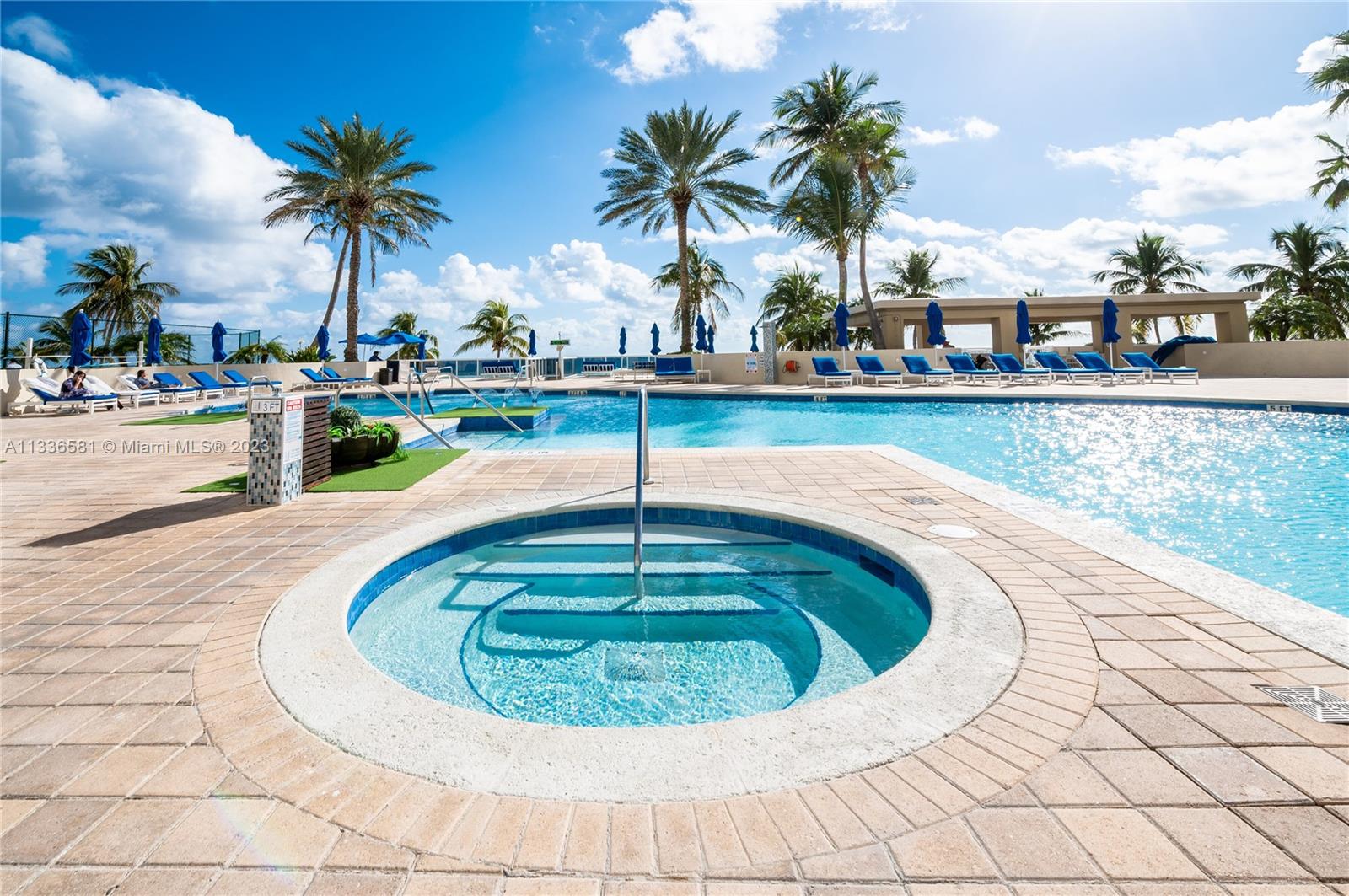 THE PINNACLE CONDO - Residential