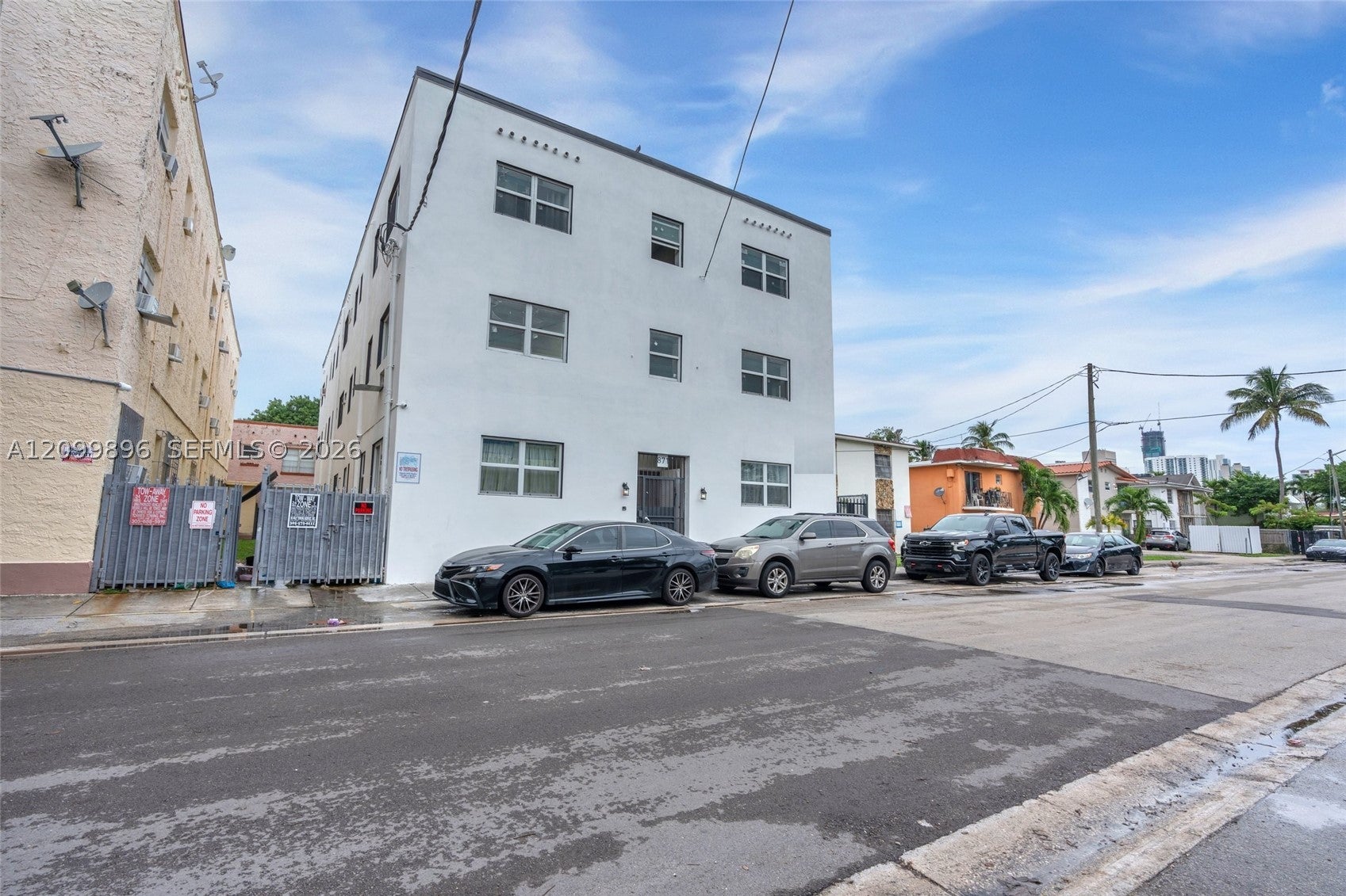 871 SW 3rd St