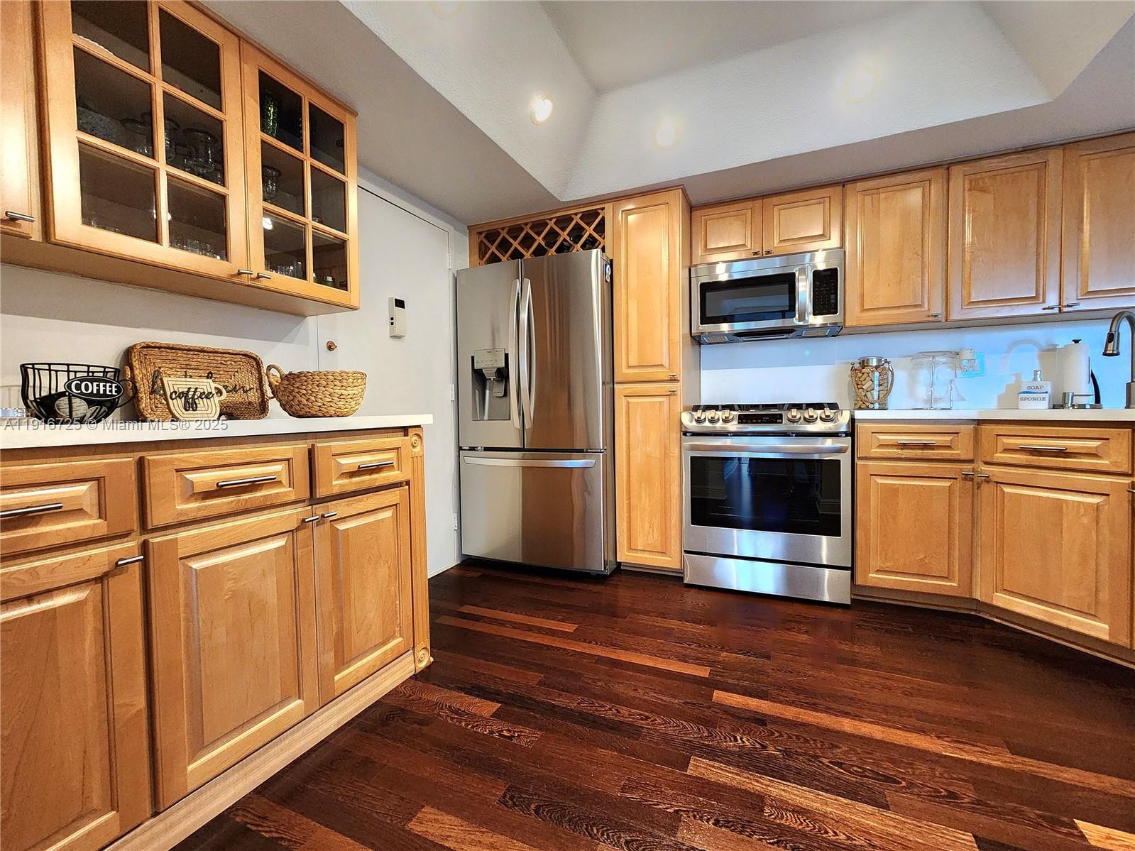 PARKER PLAZA CONDO ESTATE - Residential Lease