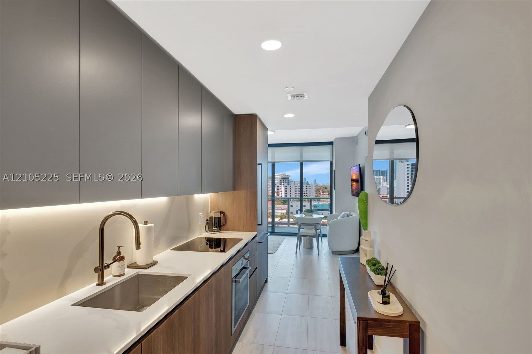 580 72nd St 808