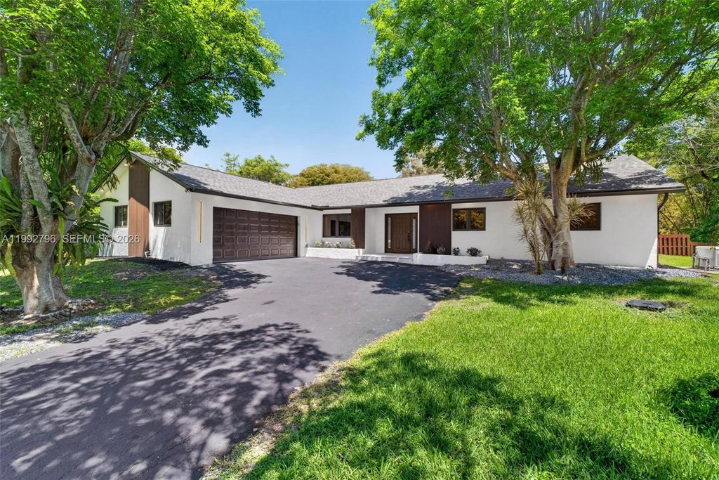 Photo of 14755 SW 18th Ct, Davie, FL 33325 (MLS # A11992796)